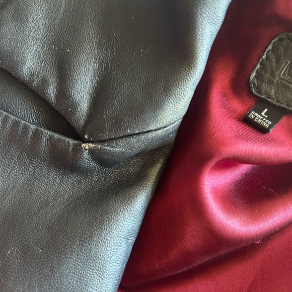 Vintage WILSONS LEATHER Black Jacket Red Lining Button Closure Size Large Unisex - Picture 14 of 16